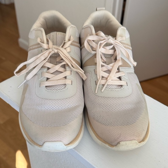 Vionic Leyo Sneakers 11 - Picture 3 of 9